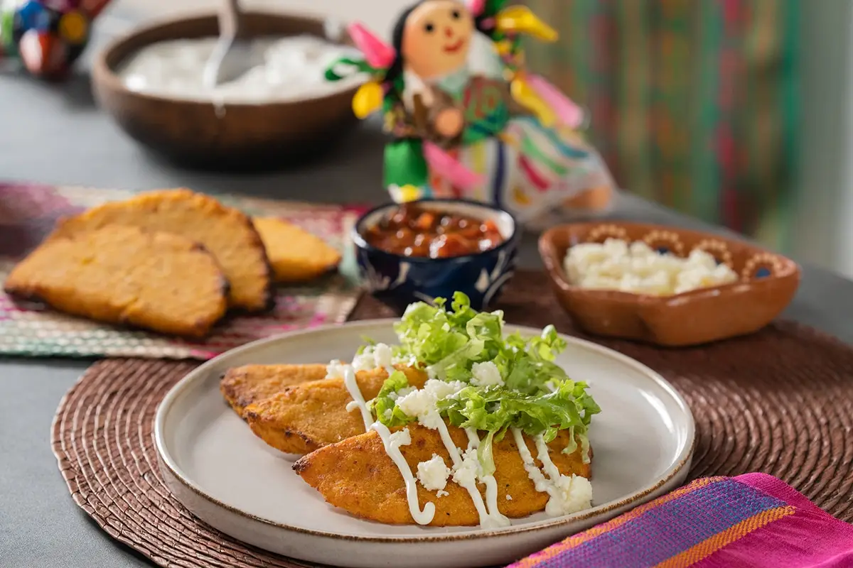 Empanadas de Plátano Macho con Picadillo de Fiesta