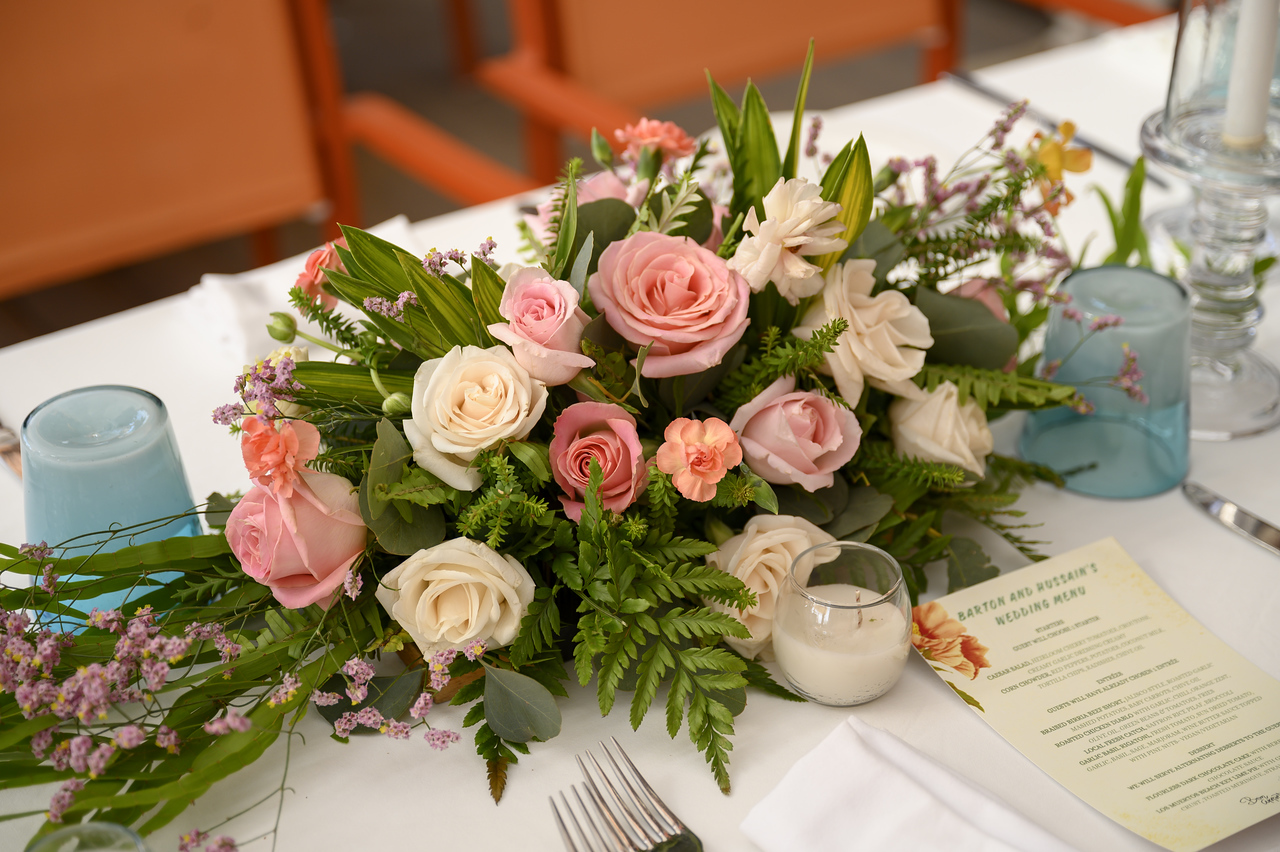 Table-Flowers-Menu